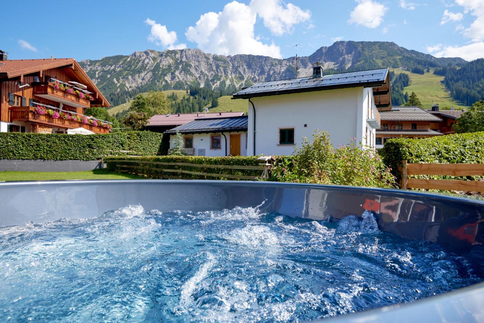 Hotel Bergbuddies - Uebernachtung Inklusive Kostenlosen Bergbahntickets Und Vielem Mehr Bad Hindelang